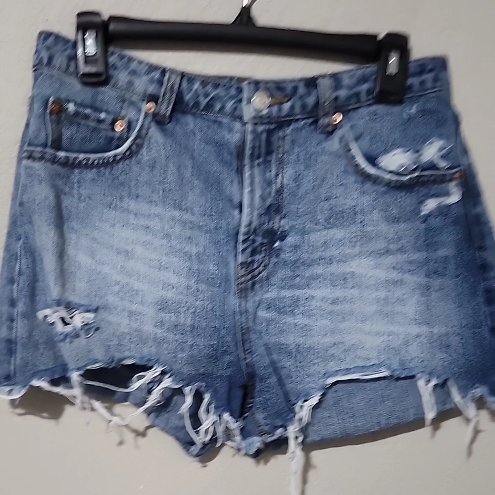 Wild Fable Shorts Distressed Blue Jean Shorts Distroyed Size 8 Holes Rips